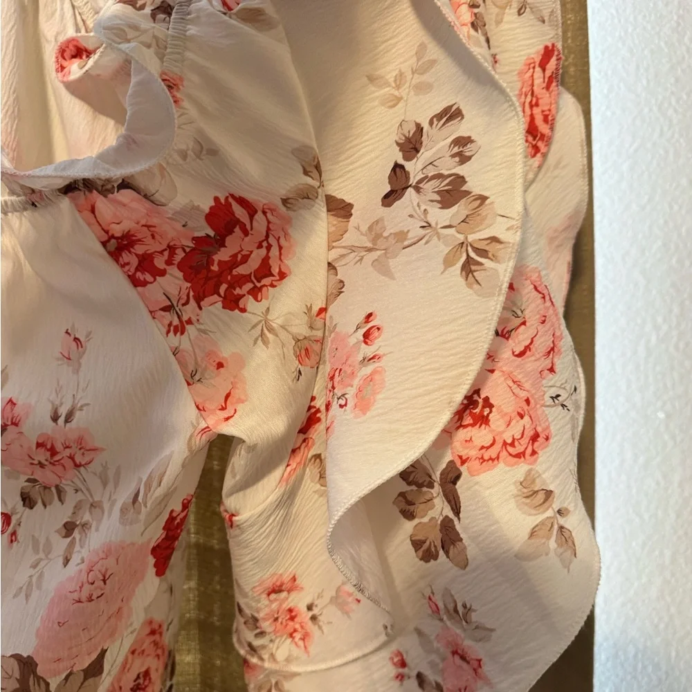XL Floral Ruffle Sleeve Top - Picture 4 of 4